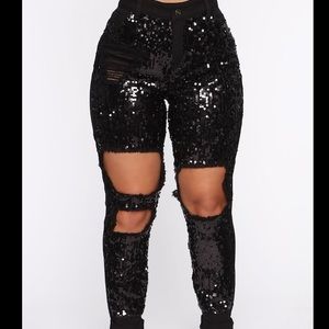 I am selling these jeans from Fashionova.